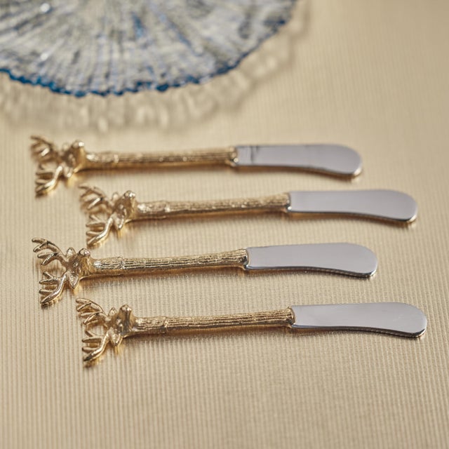 Stag's Head Butter Knives - Set of 4 - Champagne Handle with Polished Head Elevate your entertaining with our exquisite...