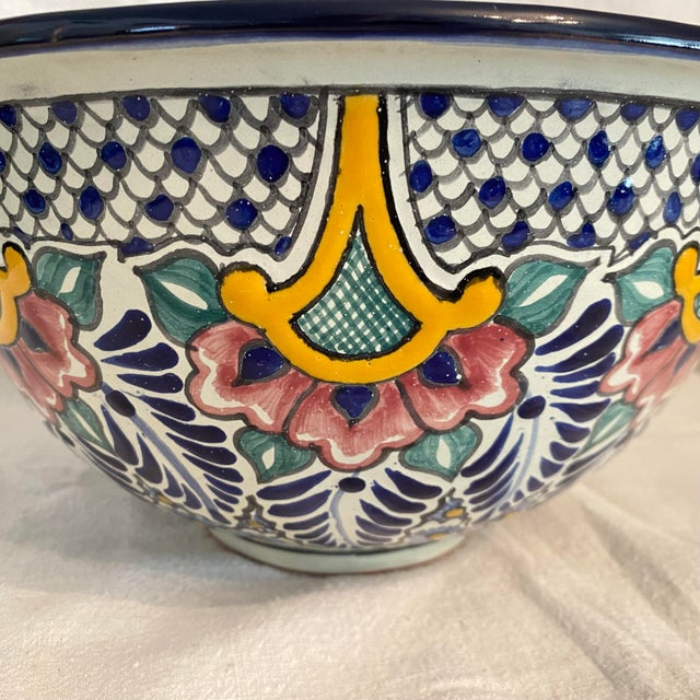 Ceramic Hand Painted Mexican Talavera Pottery Mixing Bowl For Sale - Image 7 of 9