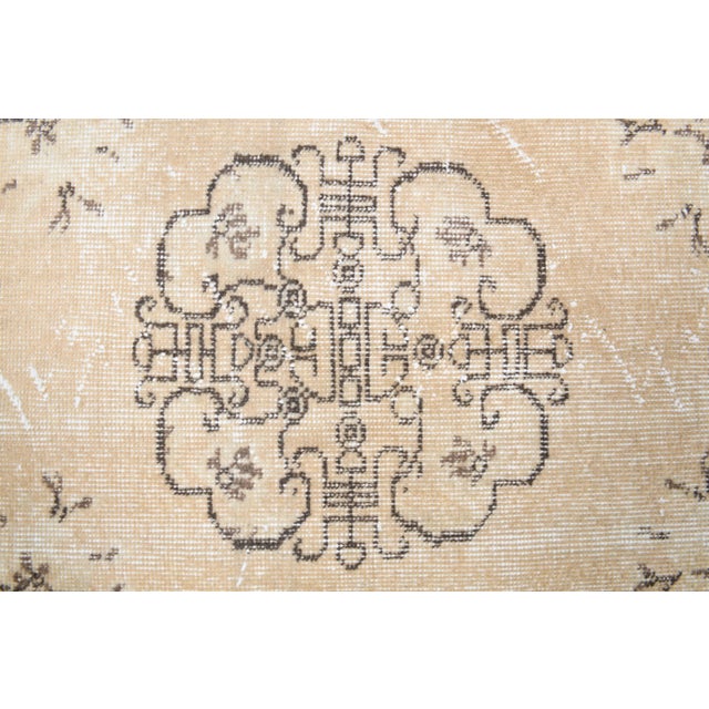 1970s Turkish Oushak Handmade Wool Cotton Beige Area Rug For Sale - Image 4 of 9