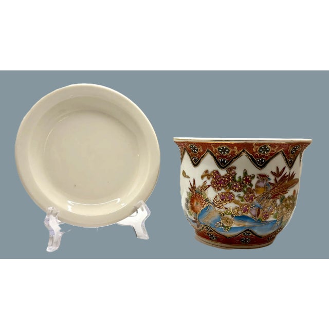 Hand-Painted Asian Porcelain Planter with Birds, Florals & Gold Accents A vibrant and intricately detailed porcelain...