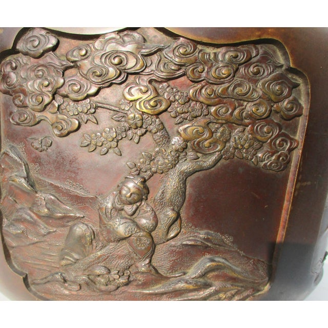 Japanese Meiji Bronze Lidded Habachi Large Volume For Sale - Image 11 of 17
