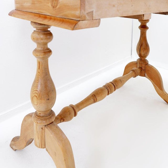 Antique English Desk in Pine, 1950s For Sale - Image 4 of 15