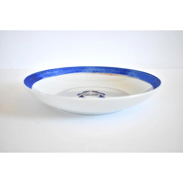 Rococo Armorial Porcelain Dish With Heraldic Crest For Sale - Image 3 of 8