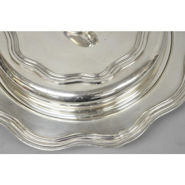 Vintage Sheffield Round Scalloped Silver Plated Covered Divided Serving Dish For Sale In Philadelphia - Image 6 of 16