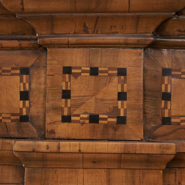 Wood Hallway Cabinet in Walnut and Nut Rootwood, 1780s For Sale - Image 7 of 13