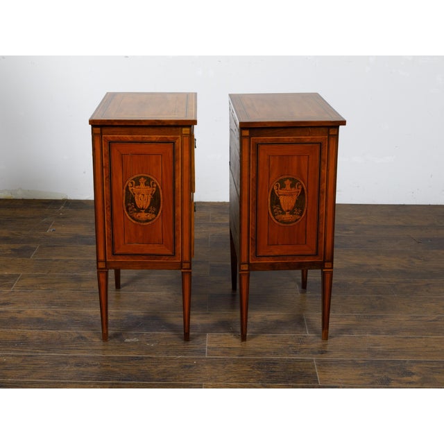 Brown Pair of Italian Neoclassical 1800s Walnut Bedside Tables with Marquetry Décor For Sale - Image 8 of 12