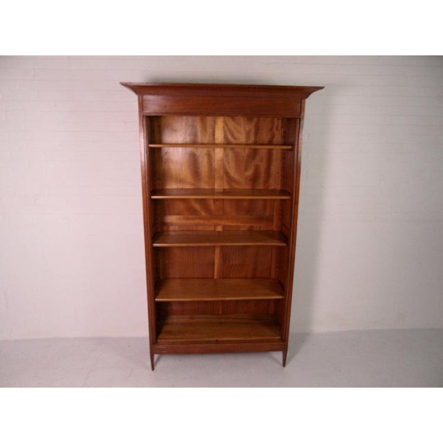 Antique open bookcase with adjustable shelves(4) in very good condition.