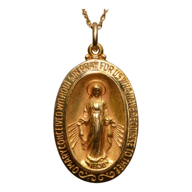The Altura Place: 14 Karat Yellow Gold Virgin Mary Medal For Sale