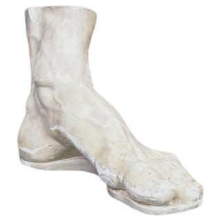 Italian Modern Foot Statue in Light Beige Plaster, 1990s For Sale