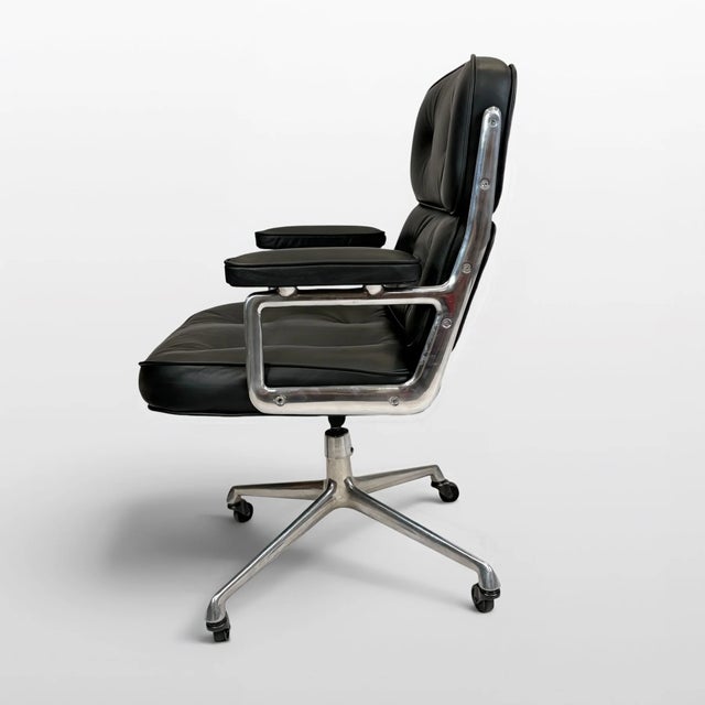 A classic and highly desirable design by Charles & Ray Eames, originally created in 1961 for the Time-Life Building in New...