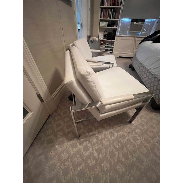 Mid-Century Modern Pair of Chrome Lounge Chairs in White Leather Attributed to Milo Baughman For Sale - Image 3 of 16