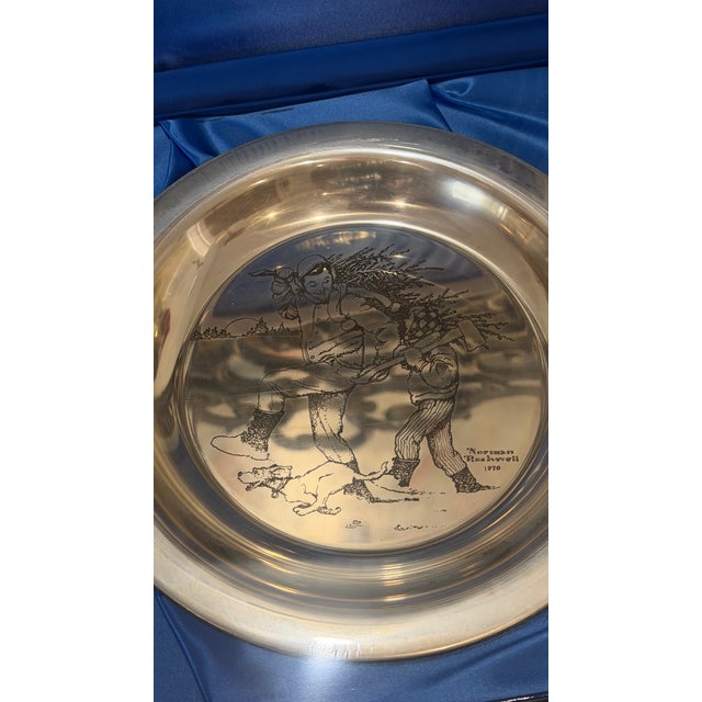 American Pristine 1970 Franklin Mint Norman Rockwell 1st Annual Christmas Plate - "Bringing Home the Tree" - Solid Sterling Silver - Factory Sealed in Plastic For Sale - Image 3 of 9