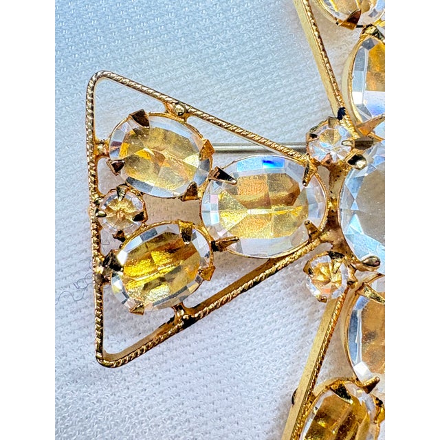1960s Signed Schreiner New York Cross Pendant Brooch Clear Crystal With Original Chain For Sale - Image 15 of 15