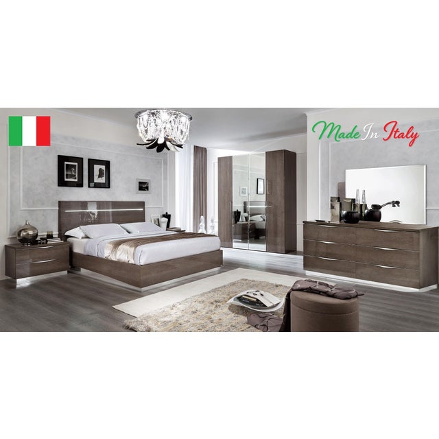 Made in Italy 4-Piece Queen Bedroom Set – Solid Birch Wood For Sale - Image 4 of 4