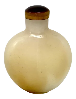 Late 19th Century Chinese Agate Snuff Bottle