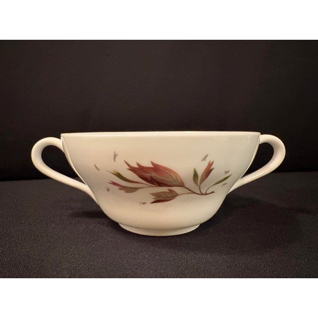 Mid 20th Century Wedgwood Bone China in the Wakefield Pattern - Set of Four For Sale In Atlanta - Image 6 of 10