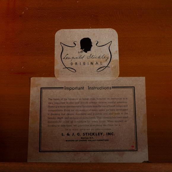 1970s Vintage Stickley Cherry Queen Anne Style Sideboard For Sale - Image 5 of 12