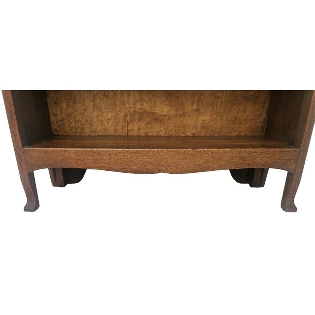 Antique Mission Quarter Sawn Tiger Oak Narrow Open Bookcase With Birdseye Maple Back, c.1900 For Sale In Los Angeles - Image 6 of 18