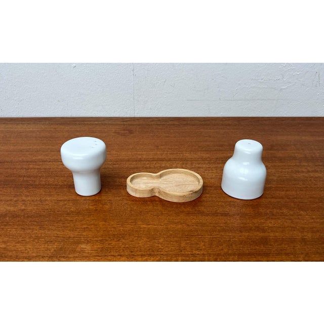 Swedish Model Fix Salt and Pepper Shakers in Ceramic and Wood by Julia Teutiger for Sagaform, Set of 3 For Sale - Image 11 of 18