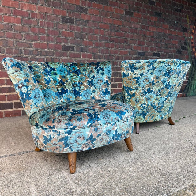 Mid-Century Modern Pair of Late 40s Floral Slipper Chairs in the Style of Gilbert Rhode For Sale - Image 3 of 9