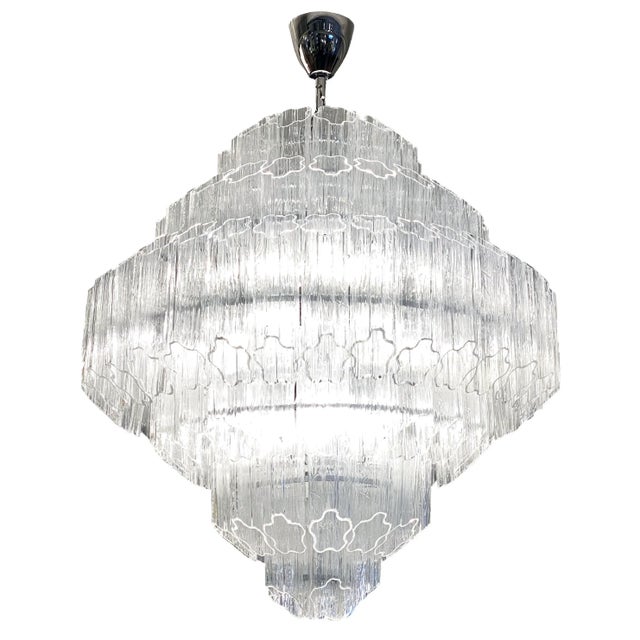 A contemporary creation to bring dazzling light and airiness in any interior, this contemporary Italian organic light...