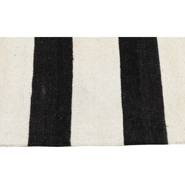 21st Century Modern Flatweave Kilim Rug For Sale In New York - Image 6 of 11
