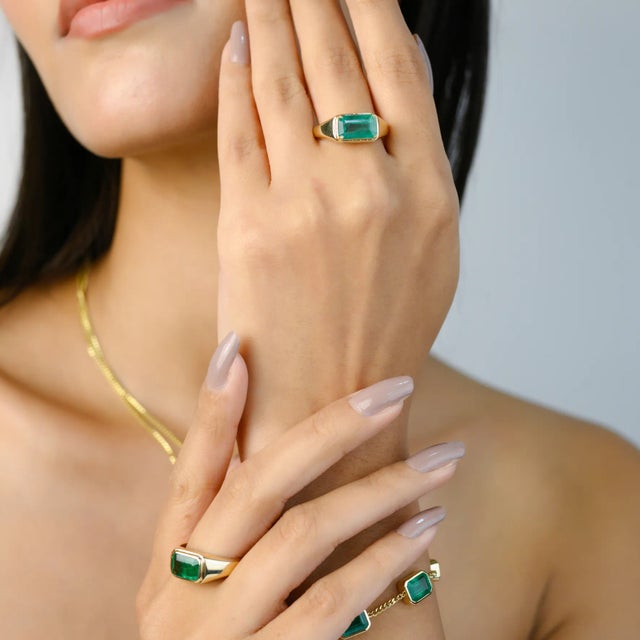 2.76 Carat Prong Set Emerald Signet Ring Size 6.5 For Sale - Image 10 of 17