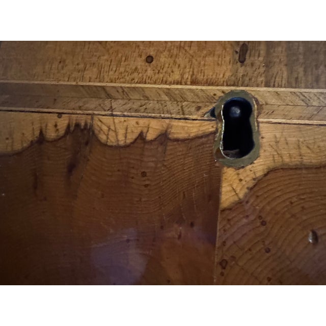 George I Oyster-Veneered Walnut Chest on Chest (Tallboy), C. 1720–1740 For Sale - Image 11 of 15