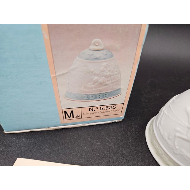 White VTG 1988 Lladro Annual Christmas Porcelain Ornament Bell in Original Box 5.525 For Sale - Image 8 of 9