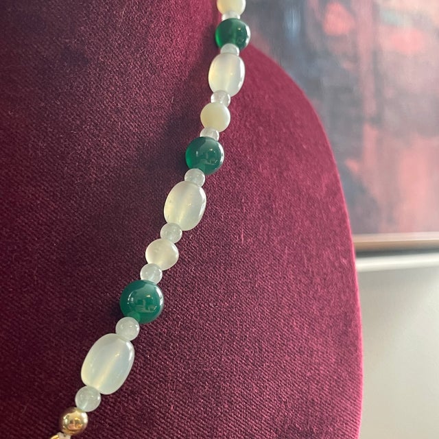 1980s 1980s Green Gemstone Jade Bead Necklace Gold Tone Toggle Closure For Sale - Image 5 of 9