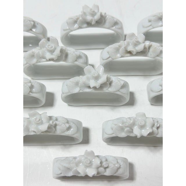 1960s Vintage German White Porcelain Rose Napkin Rings, Set of 13 – Ak Kaiser For Sale - Image 5 of 11