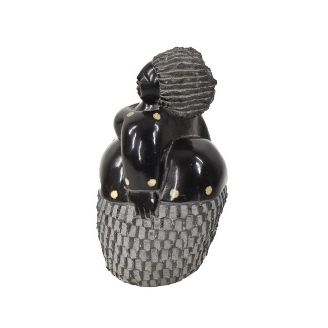 Early 20th Century Shona Stone Woman Sculpture In The Style of Colleen For Sale - Image 4 of 6