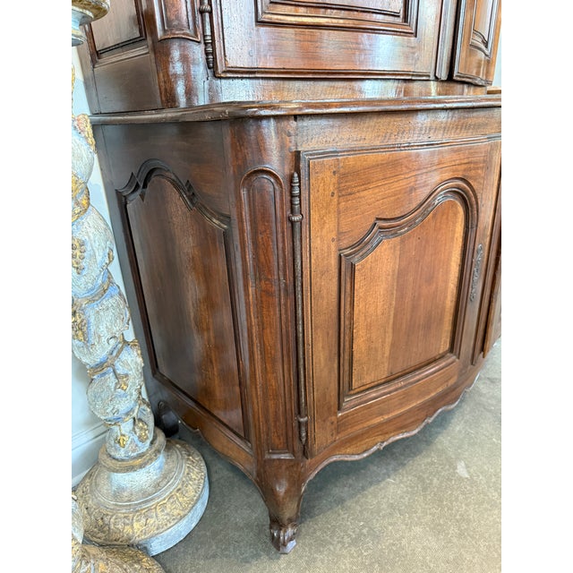 Brown 19th Century French Louis XV Style Buffet À Deux Corps Cabinet in Walnut For Sale - Image 8 of 11
