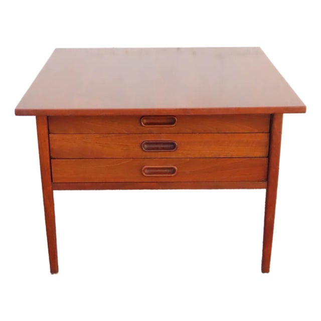 Danish Modern Nightstand Side End Bedside Table 6377 For Sale