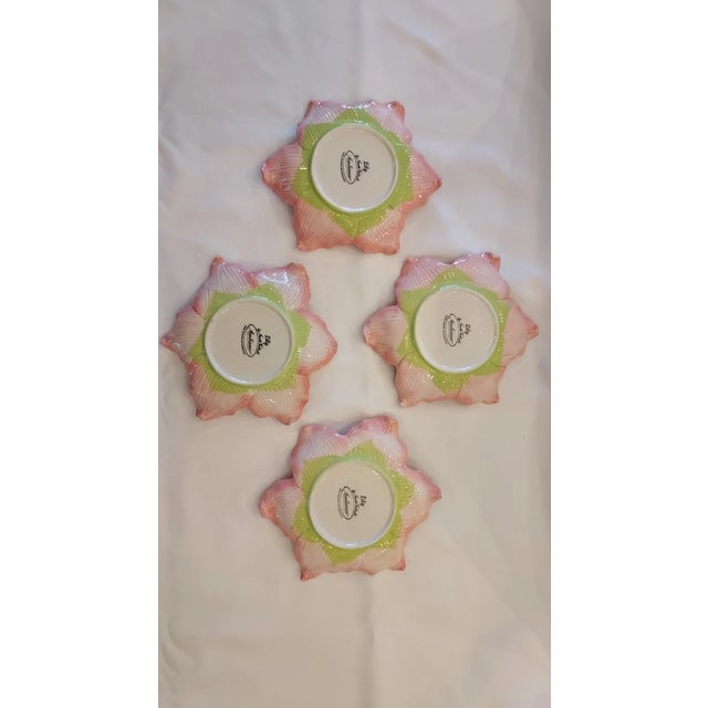 Add sophisticated vintage style to your table with this beautiful set from the Ambiance Collection, featuring the sought-...