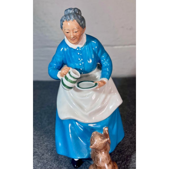 Royal Doulton Figurine The Favourite HN2249. Designed by M. Nicoll, first issued in 1959 and retired in 1990.