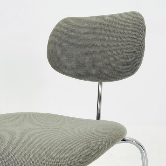 Textile Mid-Century Modern Austrian SE 68 Chair by Egon Eiermann for Wilde & Spieth, 1990s For Sale - Image 7 of 8