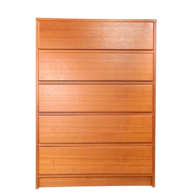 Mid Century Danish Modern five drawer chest of drawers, in excellent, original, clean and ready to use condition. The...
