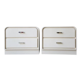 1980s Postmodern Cream Lacquer Laminate Waterfall Nightstands - a Pair For Sale