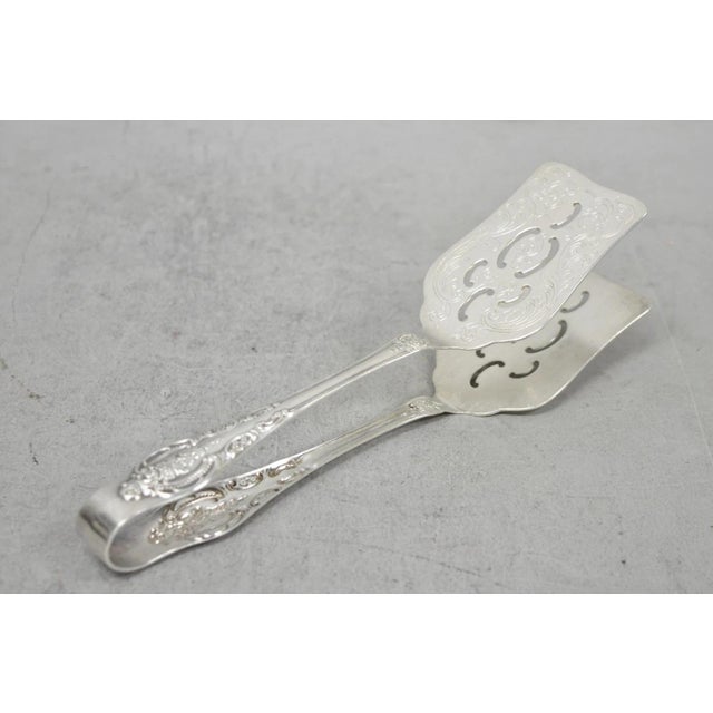Vintage Wallace Baroque Silver Plated Pastry Sandwich Asparagus Vegetable Tongs For Sale - Image 9 of 9