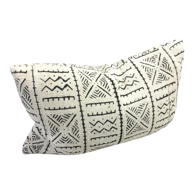 African Mali "Mudcloth" Bogolanfini Pillow, White/Black Lumbar 12" X 16" For Sale
