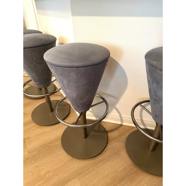 Mid-Century Modern Set of Four Mid Century Modern Chrome & Suede Gray Blue Swivel & Hydraulic Bar Stools For Sale - Image 3 of 11