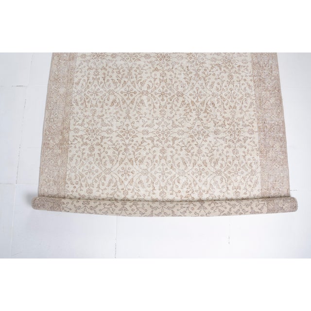 1960s Mid 20th Century Neutral Modern Farmhouse Rug For Sale - Image 5 of 10