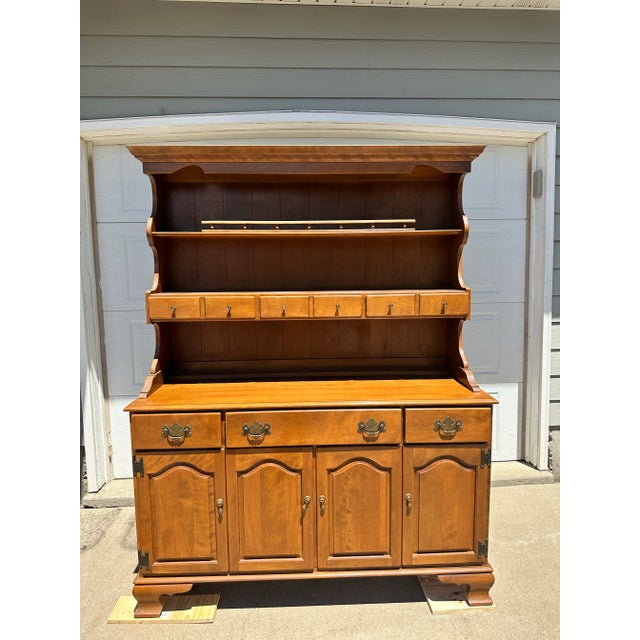 1960s Vintage 1960s Ethan Allen by Baumritter Solid Maple Hutch – Early American Collection For Sale - Image 5 of 5