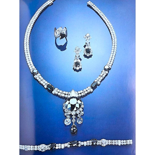 1990s 1995 Sotheby's Catalog, "Magnificent Jewels Including One of the Rare Diamonds of the World", Geneva 5/17/95 For Sale - Image 5 of 12