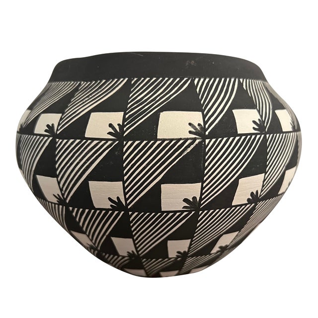 Contemporary Acoma Pueblo Pot by Virginia Victorino For Sale - Image 3 of 8