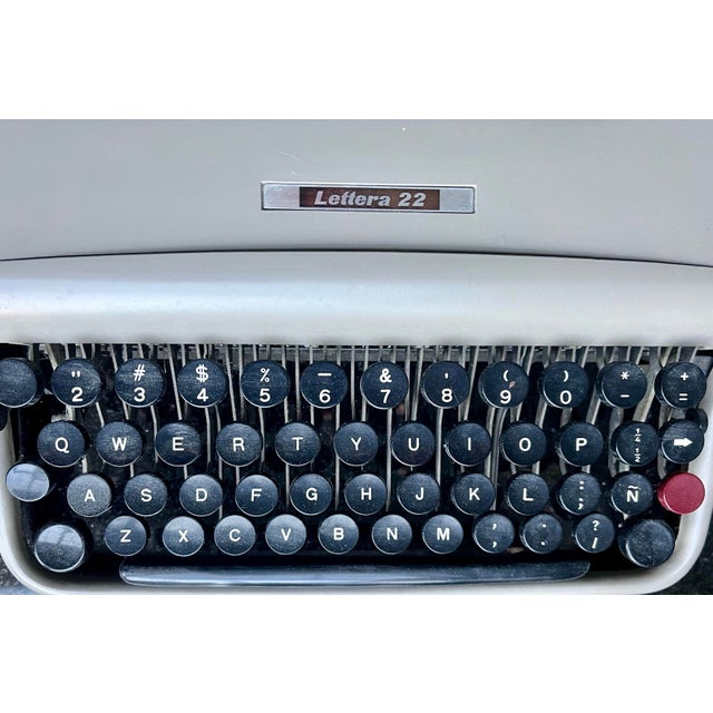 1960s Vintage Olivetti Manual Portable Typewriter Lettera 22 in Almond Brown For Sale - Image 5 of 7
