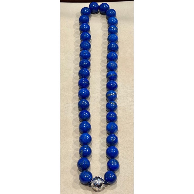 Vintage Lapis Lazuli Single Strand Necklace with Diamond Clasp 14 Kt White Gold For Sale - Image 11 of 18