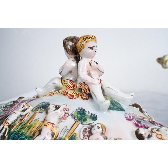 Antique Polychrome Porcelain Soup Tureen from Capodimonte, Naples, 20th Century For Sale - Image 5 of 7