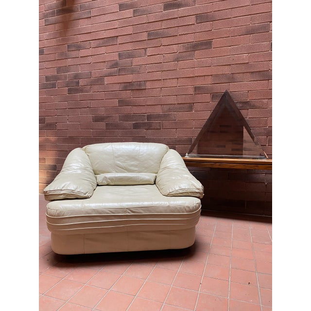 Postmodern Large Size Three Dimensional Triangular Wall Mirror 1980s For Sale - Image 4 of 9